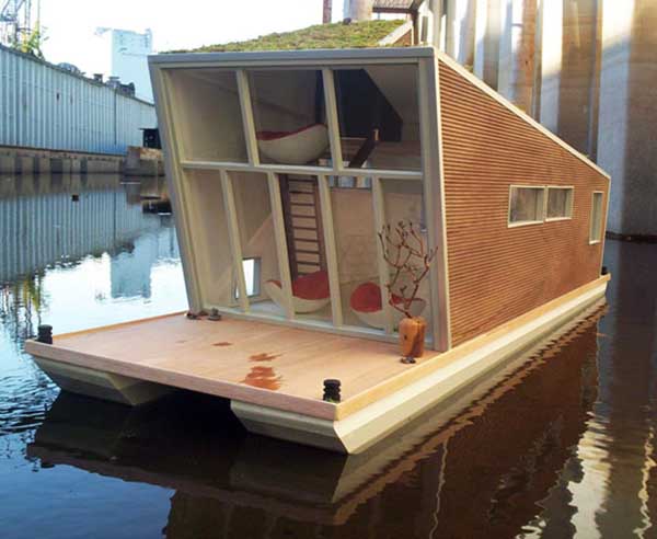 houseboat.jpg