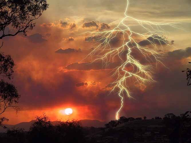 lightningsunset.jpg